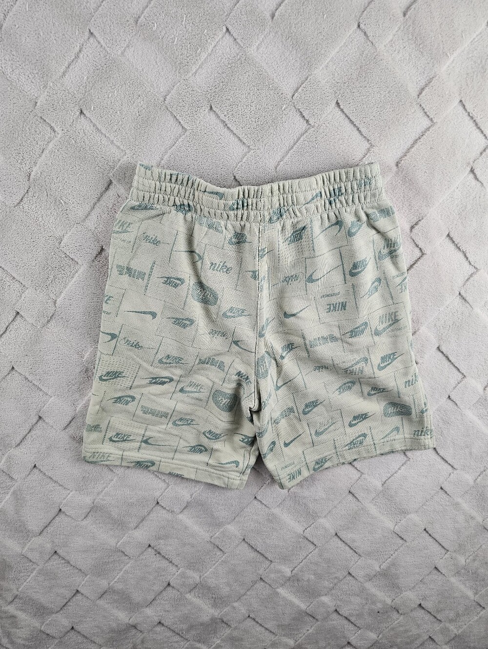 Nike Kids Sweat Shorts Youth Large All Over Print - Picture 8 of 9
